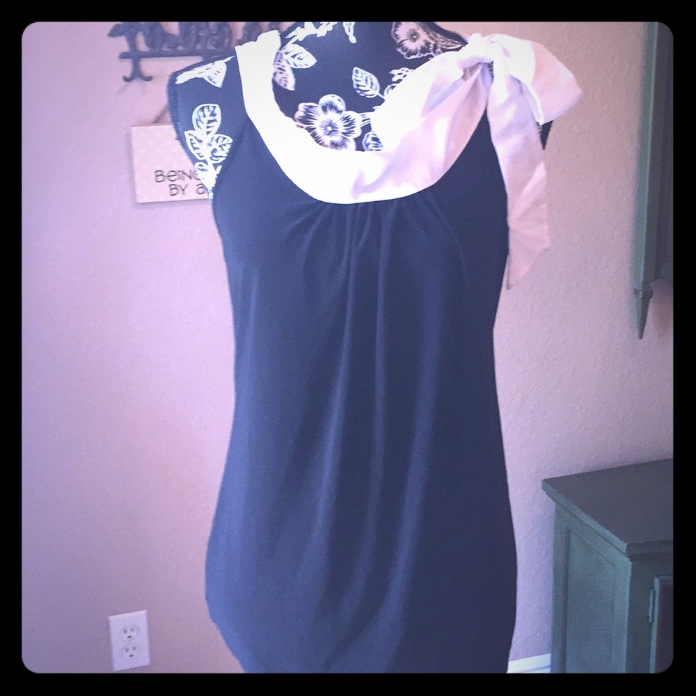 Tunic with neck tie